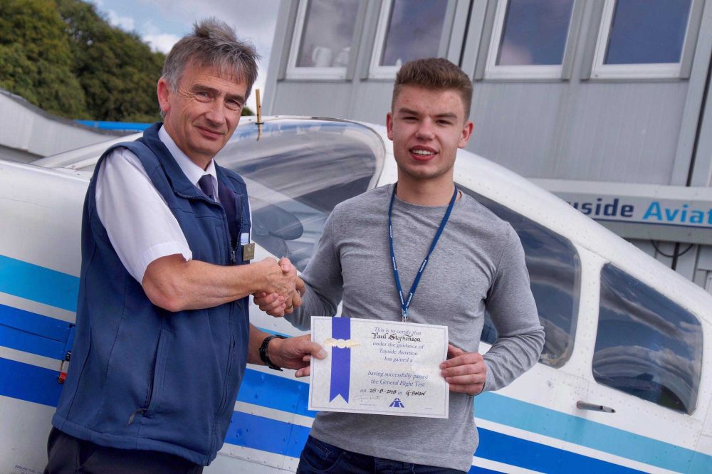 Paul-Stephenson-presented-with-PPL-Instructor-Marjan-Bledowski