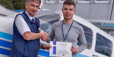 Paul-Stephenson-presented-with-PPL-Instructor-Marjan-Bledowski